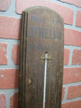 Load image into Gallery viewer, OTHELLO RANGE HEUSINGEER MILITARY PLAZA Texas Antique Thermometer Wood Sign Ad