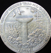 Load image into Gallery viewer, 1936 NEW YORK HERALD TRIBUNE YARD AND GARDEN COMPETITION Medallion Paperweight