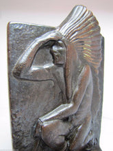 Load image into Gallery viewer, INDIAN CHIEF KNEELING TOMAHAWK Antique Bookend Doorstop Decorative Art Statue