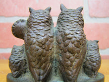 Load image into Gallery viewer, DE OXIDIZED M Co BRIDGEPORT Ct Owl Family Anique Bronze Advertising Paperweight