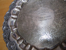 Load image into Gallery viewer, 1927 SMITHTOWN HORSE SHOW Award Plaque Sign SADDLE HORSE BARBOUR Silver Plate 152 Hands and Over