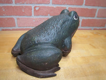 Load image into Gallery viewer, FROG Old Cast Iron Large Doorstop Decorative Yard Garden Art Statue HD 13+lbs
