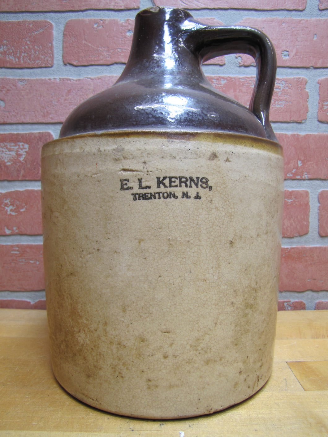 E L KERNS TRENTON NJ Antique Stoneware Pottery Jug Liquor Soda Merchant Store Ad
