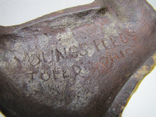 Load image into Gallery viewer, YOUNG&#39;S FEEDS TOLEDO OHIO Old Advertising Chicken Doorstop Sign Store Display
