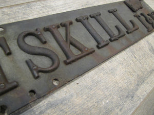 WYNANTSKILL 1 1/2 M HAND FINGER POINTING Antique Street Road Highway Town Sign