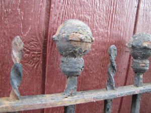 19c Antique Iron Ribbed Ball Flower Twisted Shaft Fence Window Grate Yard Art
