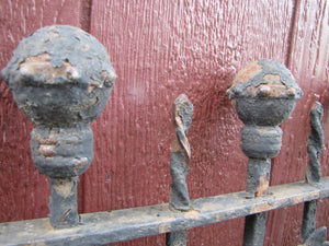 19c Antique Iron Ribbed Ball Flower Twisted Shaft Fence Window Grate Yard Art