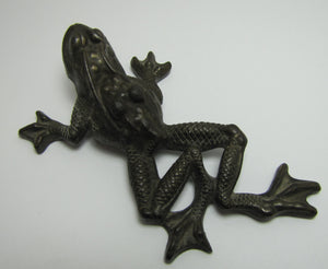 RH Co Antique Cast Iron Figural Frog Paperweight Decorative Art Small Statue Reading Hardware Co Turn of Century 1900+-