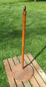 1939 NEW YORK WORLD'S FAIR STANCHION Cast Iron Orig inal Old Paint NYWF Sign Advertising