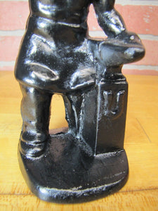 BLACKSMITH FOUNDRY IRON WORKER w ANVIL Antique Cast Iron Doorstop Bookend Statue