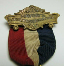Load image into Gallery viewer, 1912 ATLANTIC FLEET NYC Mayor&#39;s Citizens Committee Pin Medallion NEW YORK D&amp;C
