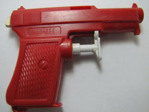 ROBIN'S HOLY SQUIRT  Water Gun Park Plastics Batman Robin Toy Watergun