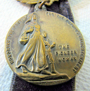 1940 TEMPLE UNIVERSITY Woman's Club 'PIONEER WOMAN' Medallion Golden Jubilee
