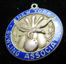 Load image into Gallery viewer, 1939 1940 NY STOCK EXCHANGE LEAGUE NEW YORK BOWLING Assn 10k GF Medallion
