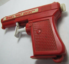 Load image into Gallery viewer, ROBIN&#39;S HOLY SQUIRT  Water Gun Park Plastics Batman Robin Toy Watergun
