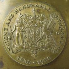 Load image into Gallery viewer, 1930s ANCIENT &amp; HONORABLE ARTILLERY Co 1638-1938 300 yr Advertising Brass Tray
