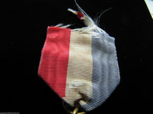 Load image into Gallery viewer, NATIONAL SOCIETY OF COLONIAL DAUGHTERS Old Patriotic Essay Merit Award Medallion

