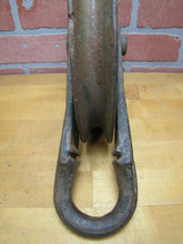 Load image into Gallery viewer, WOOD HYDRAULIC HOIST &amp; BODY Co DETROIT MICH Old Cast Iron Tackle Pulley Tool
