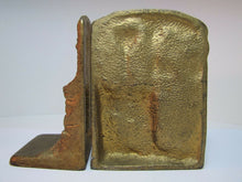 Load image into Gallery viewer, Antique Cast Iron LIONS HEAD FOUNTAIN Well Landscape Bookends Old Gold Paint
