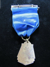Load image into Gallery viewer, 1936 UNITED HATTERS CAP &amp; MILLINERY Union Convention NY Delegate Medallion
