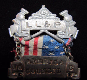 DAUGHTERS OF AMERICA D of A Antique Enamel Medallion Flag Ribbon Bible Pinback