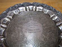 Load image into Gallery viewer, 1927 SMITHTOWN HORSE SHOW Award Plaque Sign SADDLE HORSE BARBOUR Silver Plate 152 Hands and Over
