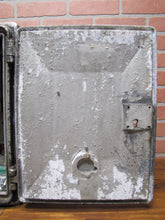 Load image into Gallery viewer, TRAFFIC CONTROL BOX NY CITY Orig Old Retired NYC New York OFF RED AMBER GREEN
