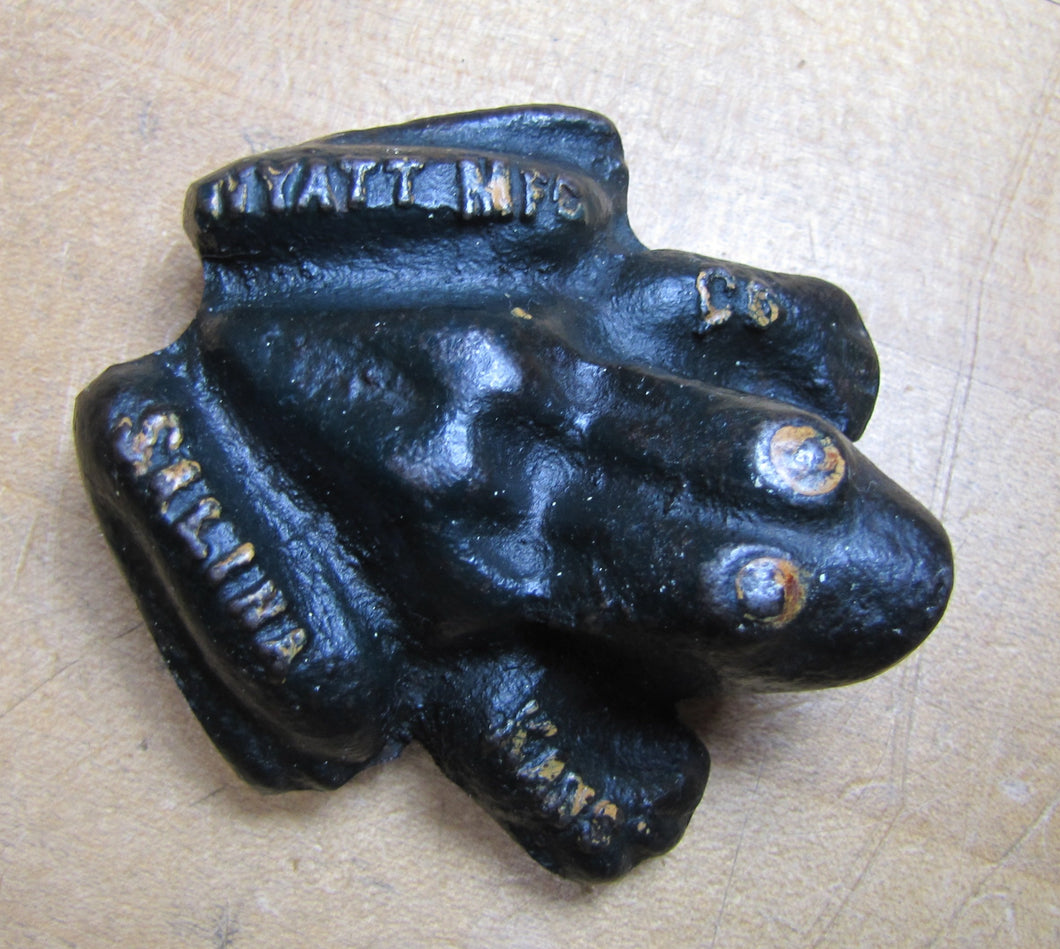 WYATT MFG Co SALINA KANS Antique Cast Iron Frog Figural Paperweight Sign Farm Machinery Company Advertising