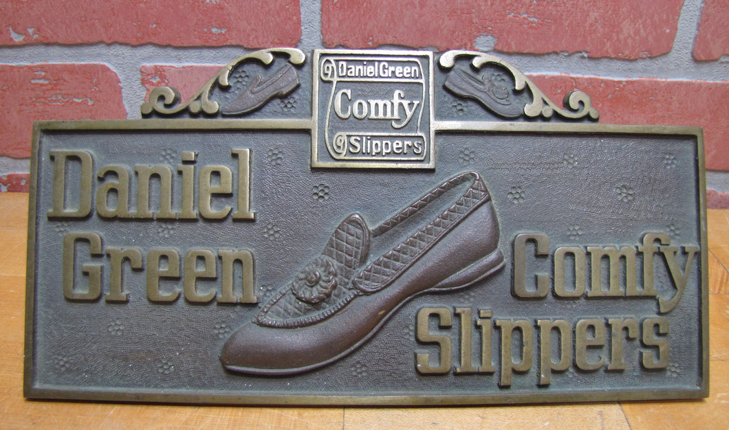 DANIEL GREEN COMFY SLIPPERS Old Store Display Advertising Sign HIGHTON BRONZE NY