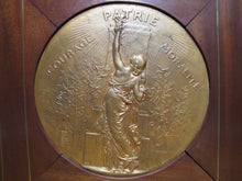 Load image into Gallery viewer, COURAGE PATRIE MORALITE F BARBEDIENNE Antique French Gymnastics Bronze Plaque A PHEE DUBOIS D&#39;ARRES H CHAPU L&#39;UNION DES SOCIETES DE GYMNASTIQUE DE FRANCE a son Membre d&#39;honneur M. LE SENATEUR RENE BESNARD
