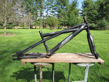 Load image into Gallery viewer, SE RACING QUADANGLE FRAME LANDING GEAR FORKS FREESTYLE BMX SET 20&quot;
