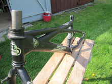 Load image into Gallery viewer, SE RACING QUADANGLE FRAME LANDING GEAR FORKS FREESTYLE BMX SET 20&quot;
