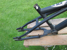 Load image into Gallery viewer, SE RACING QUADANGLE FRAME LANDING GEAR FORKS FREESTYLE BMX SET 20&quot;
