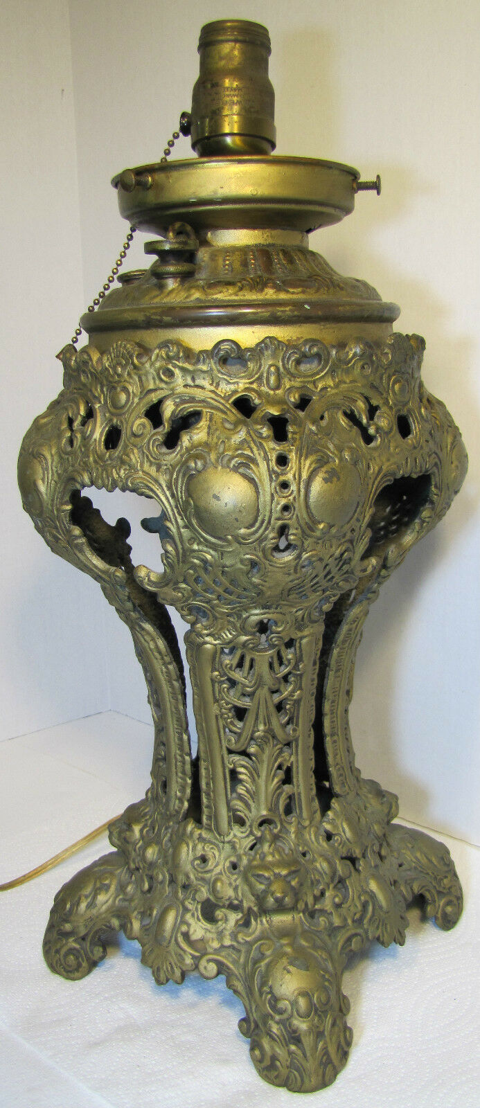 Antique VICTORIAN 1800's Figural & Decorated Oil LAMP - ornate design throughout