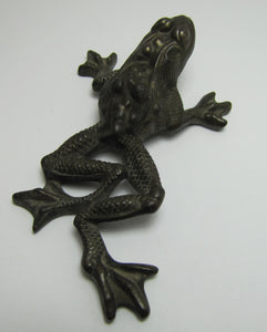 RH Co Antique Cast Iron Figural Frog Paperweight Decorative Art Small Statue Reading Hardware Co Turn of Century 1900+-